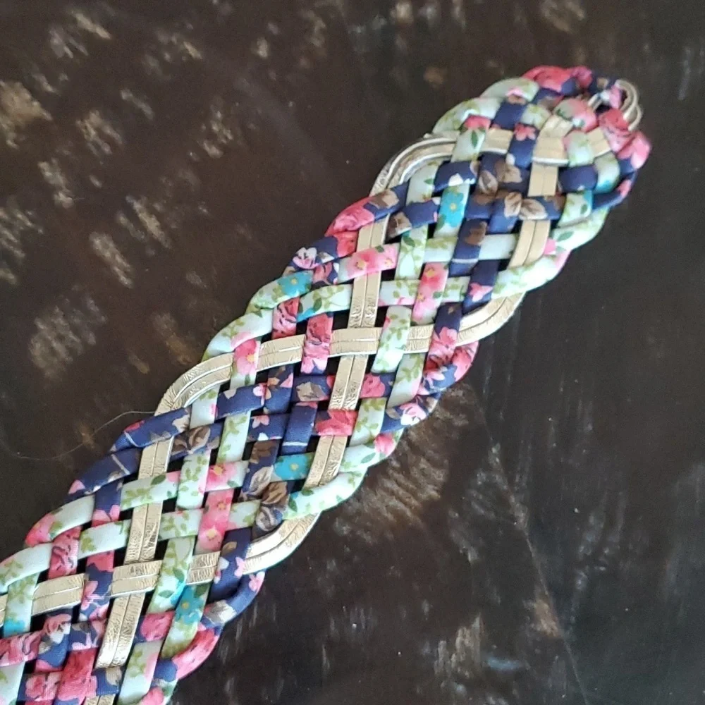VINTAGE CHUNKY MULTICOLR BRAIDED BELT GIRLIE PINK PURPLE SILVER GREEN BLUE